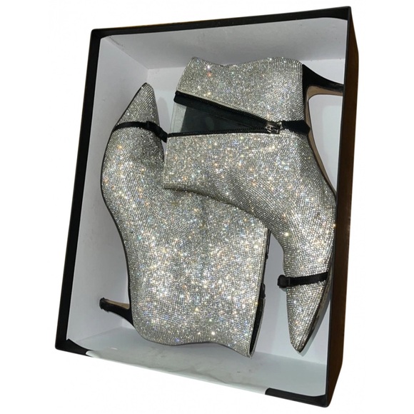 Brand from Europe. Super super super blingbling. Super beautiful shoes. - Picture 1 of 12